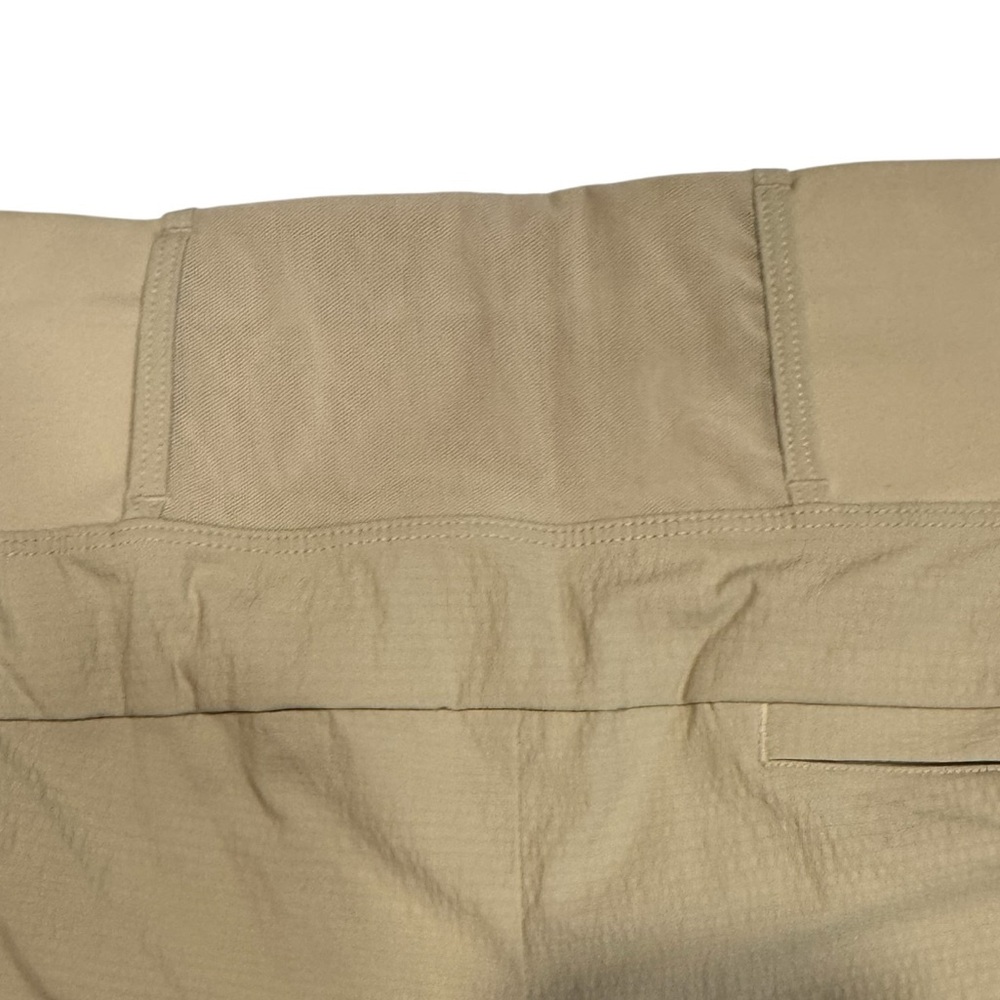 ATHLETA Trekkie North Short UPF Secure Pockets Tan Neutral NWT 16 - Picture 11 of 13